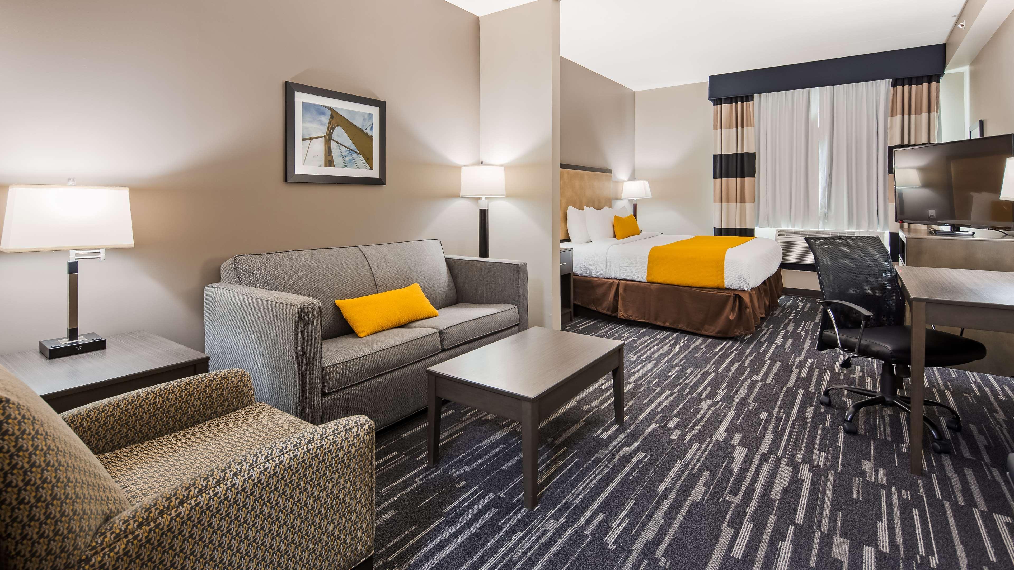 Best Western Plus & 3*