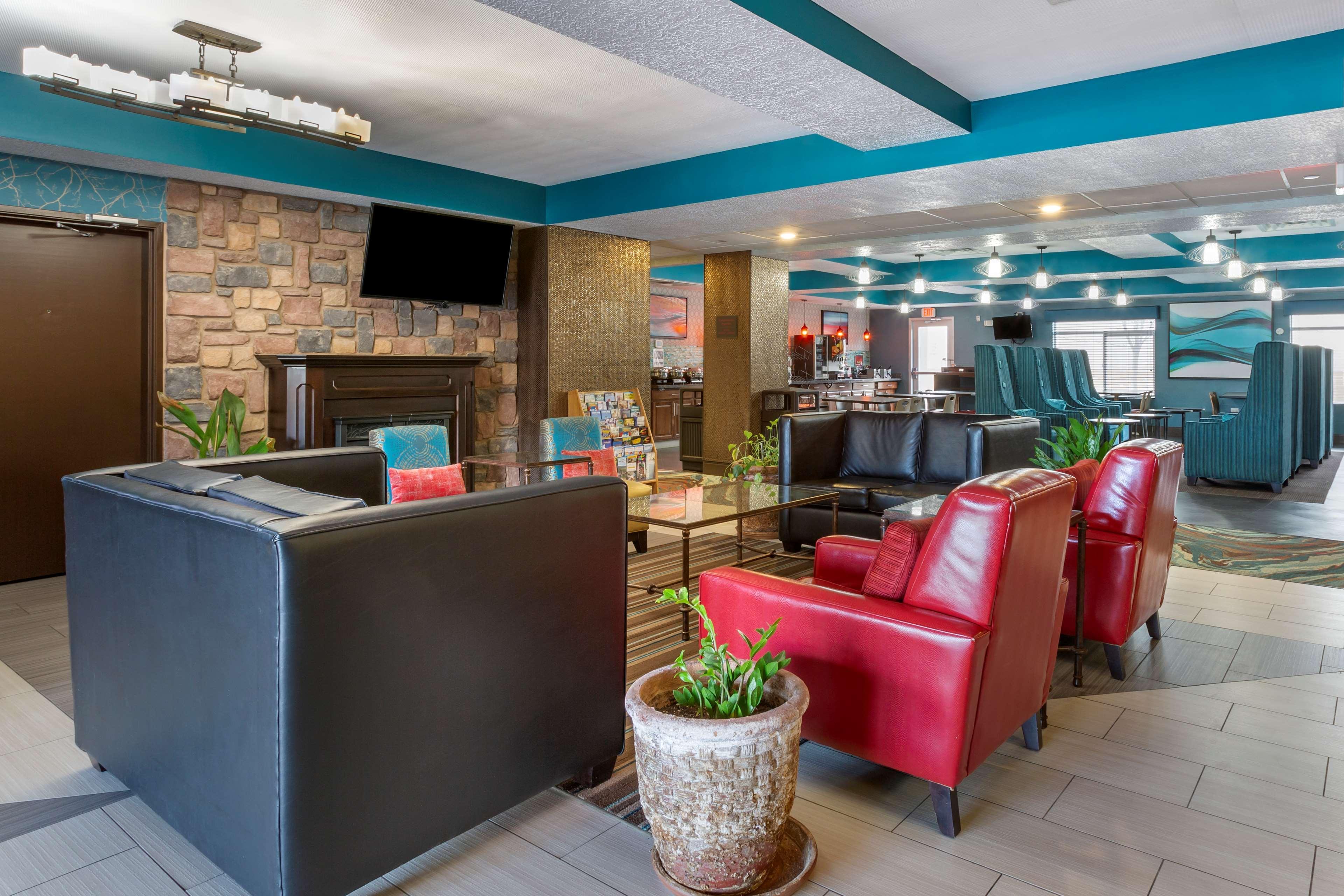 Best Western Plus & 3*